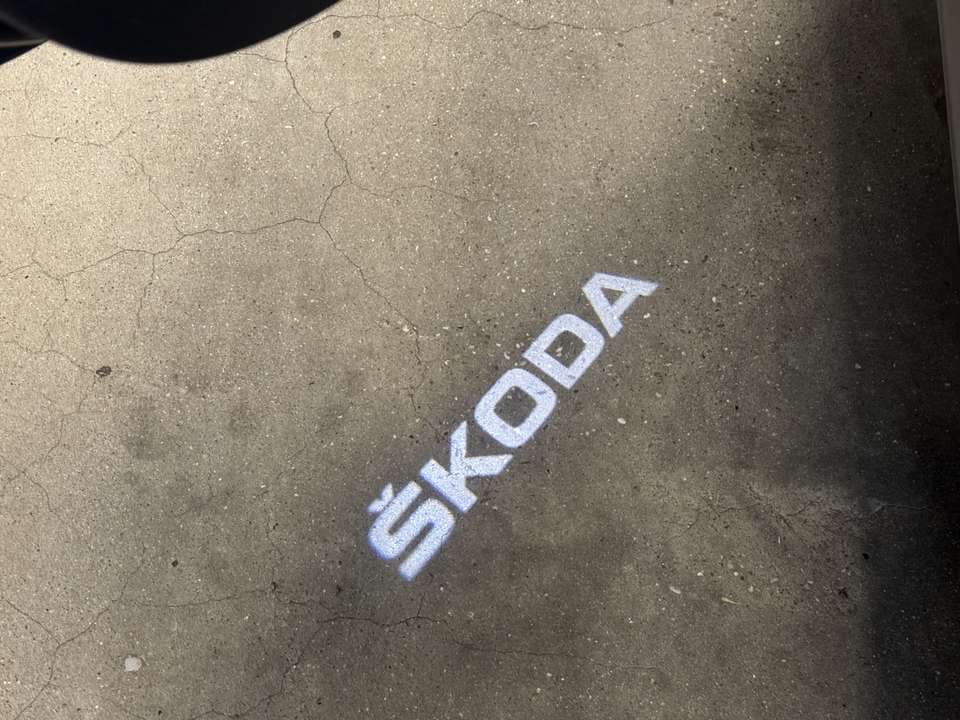 Car picture 18