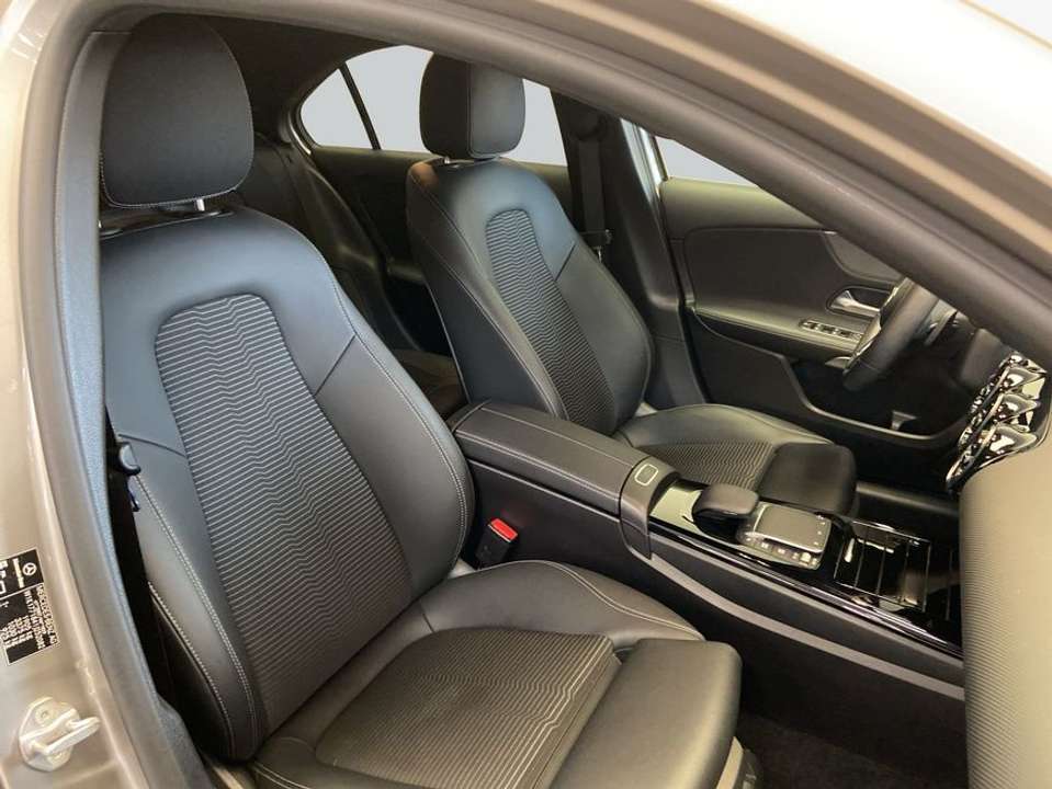 Mercedes-Benz A 180 - Imagem 14