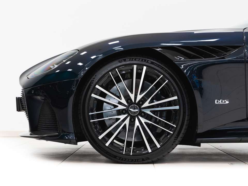 Aston Martin DBS - Imagem 9