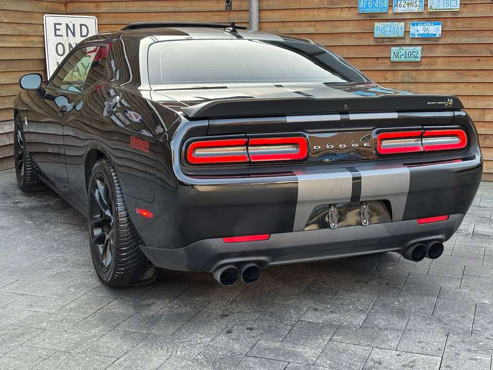 Dodge Challenger - Imagem 13