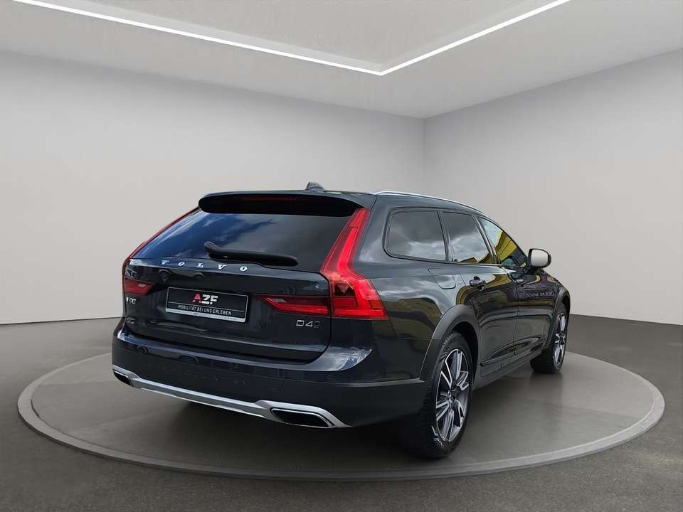 Volvo V90 Cross Country - Imagem 4