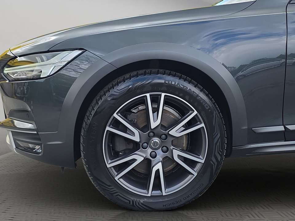 Volvo V90 Cross Country - Imagem 8