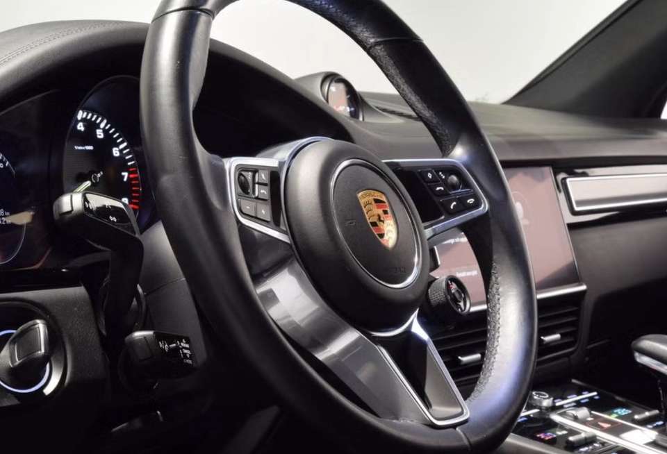 Porsche Cayenne - Imagem 8