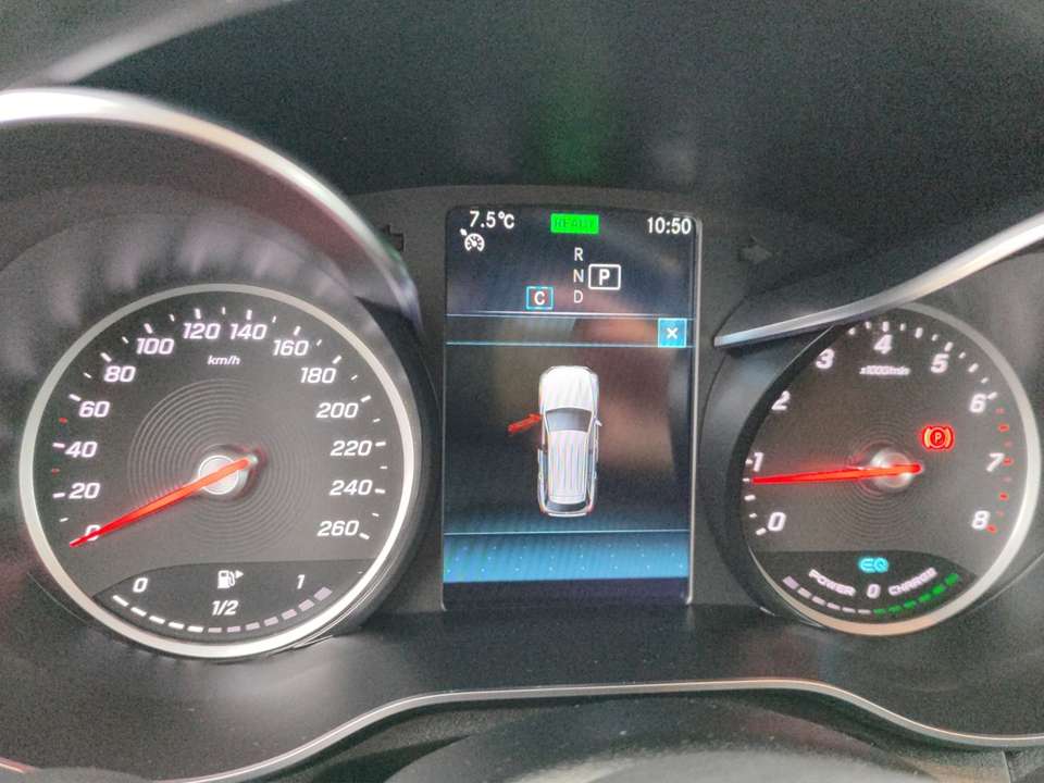 Mercedes-Benz GLC 200 - Imagem 11