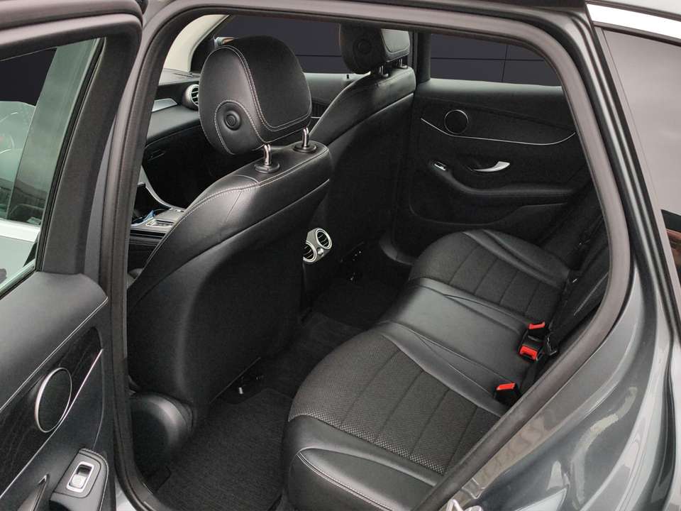 Mercedes-Benz GLC 200 - Imagem 13