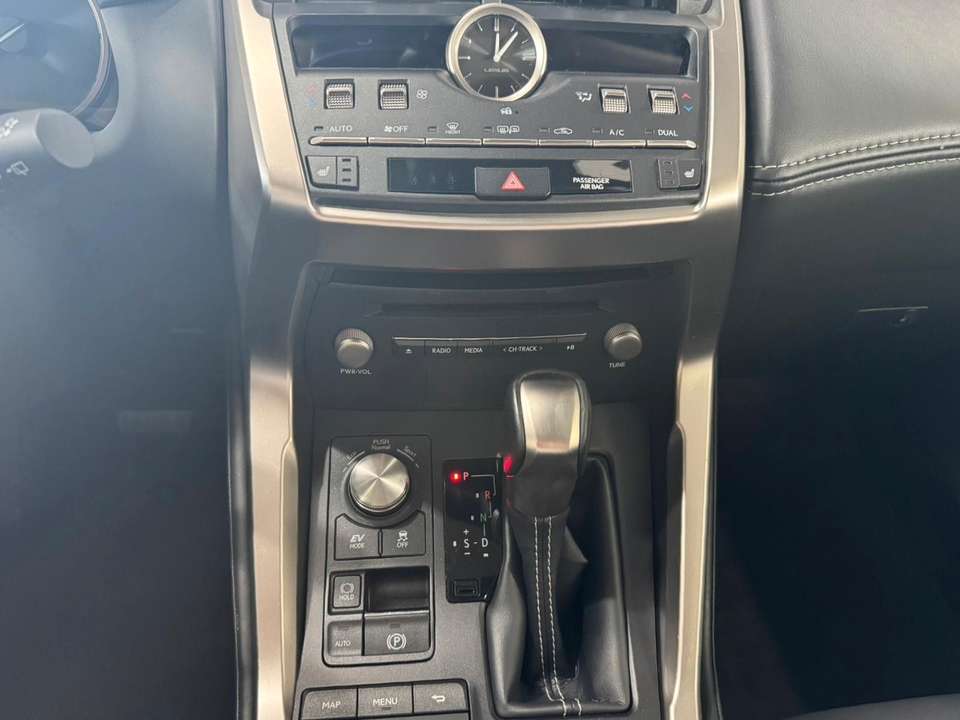 Lexus NX 300 - Imagem 13