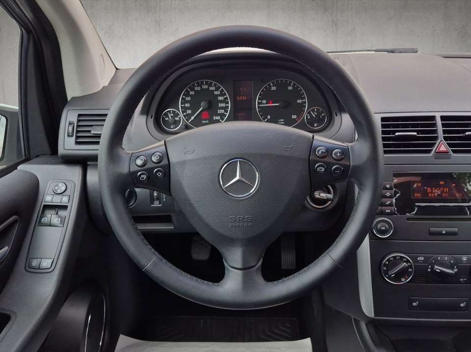 Mercedes-Benz A 180 - Imagem 12