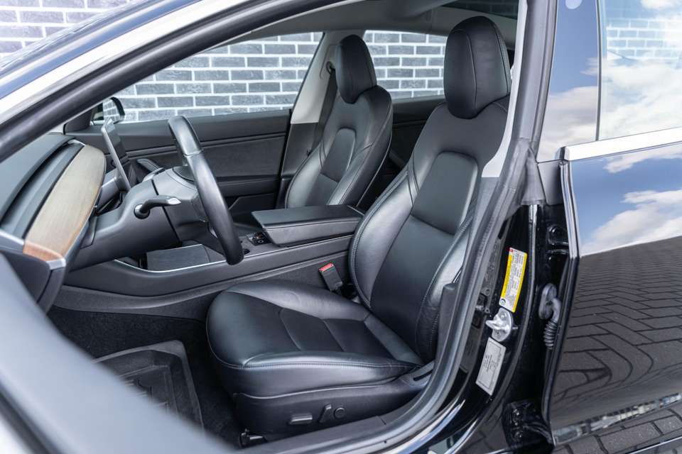Tesla Model 3 - Imagem 4