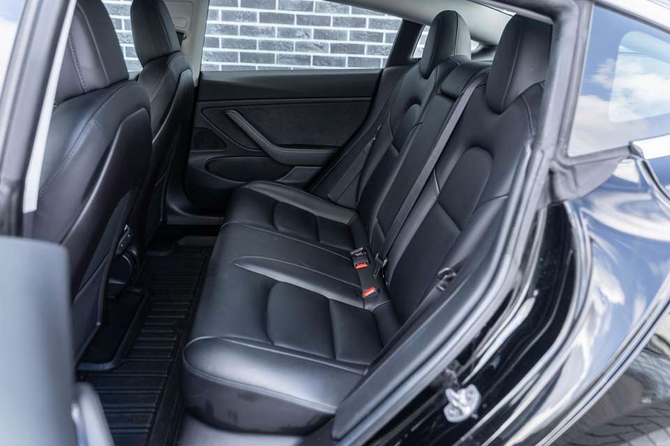 Tesla Model 3 - Imagem 10