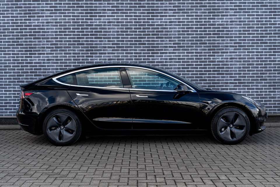 Tesla Model 3 - Imagem 13