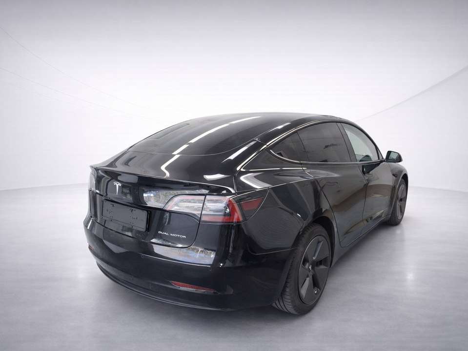 Tesla Model 3 - Imagem 3