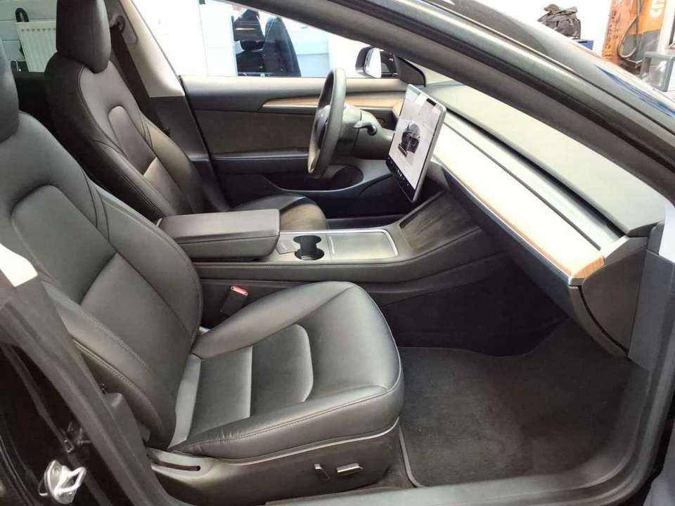 Tesla Model 3 - Imagem 4