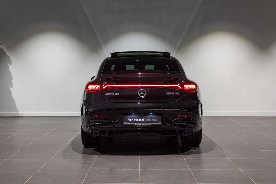 Mercedes-Benz EQE 43 - Imagem 6
