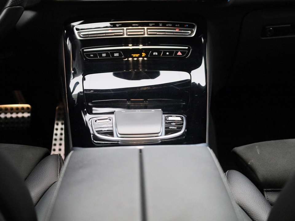 Mercedes-Benz EQC 400 - Imagem 12