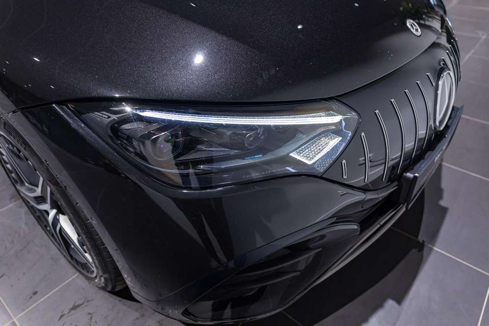 Mercedes-Benz EQE 43 - Imagem 12