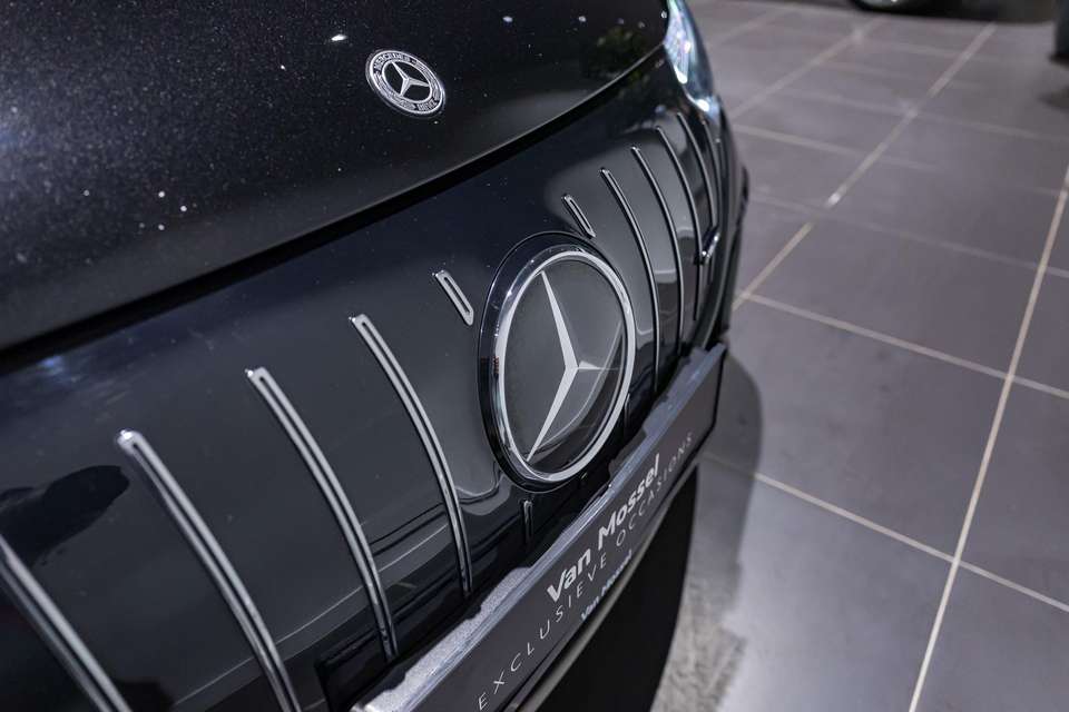Mercedes-Benz EQE 43 - Imagem 13