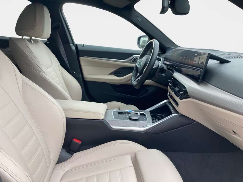 BMW i4 - Imagem 14