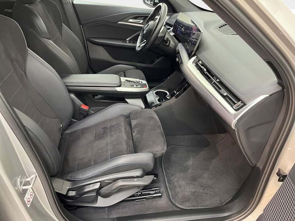 BMW iX1 - Imagem 14