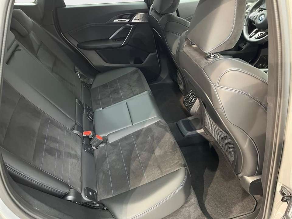 BMW iX1 - Imagem 15
