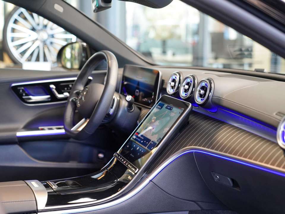 Mercedes-Benz C 300 - Imagem 8