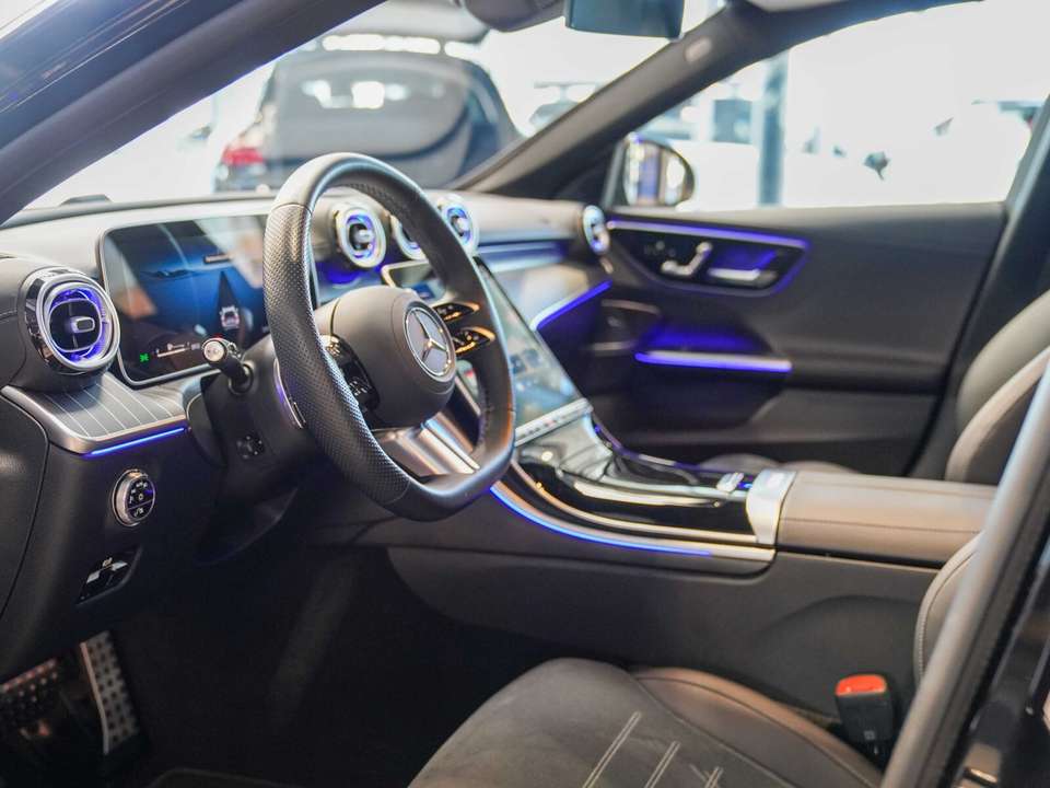 Mercedes-Benz C 300 - Imagem 13
