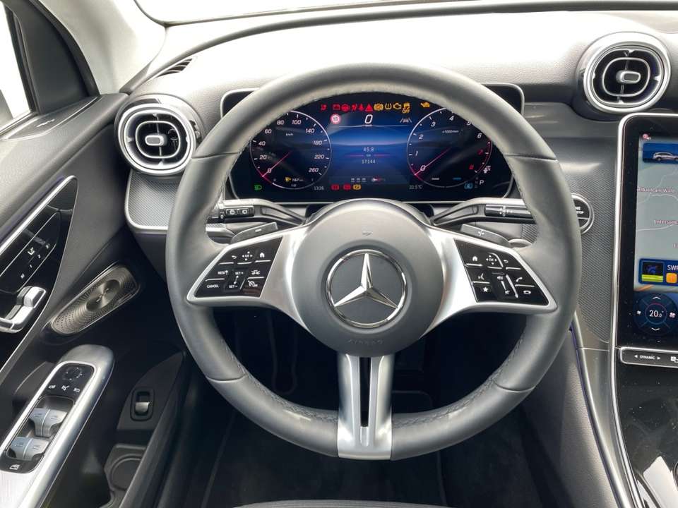 Mercedes-Benz GLC 200 - Imagem 11
