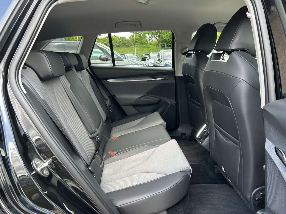 Skoda Enyaq - Imagem 12