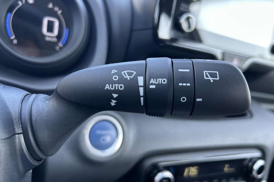 Toyota Yaris - Imagem 12