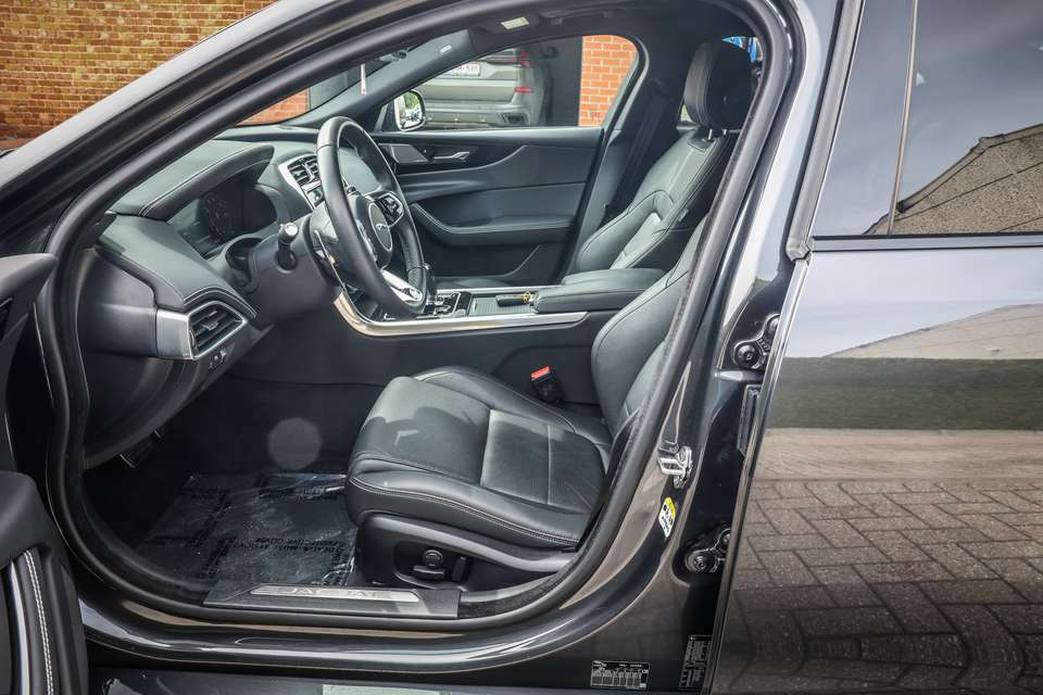 Jaguar XE - Imagem 11
