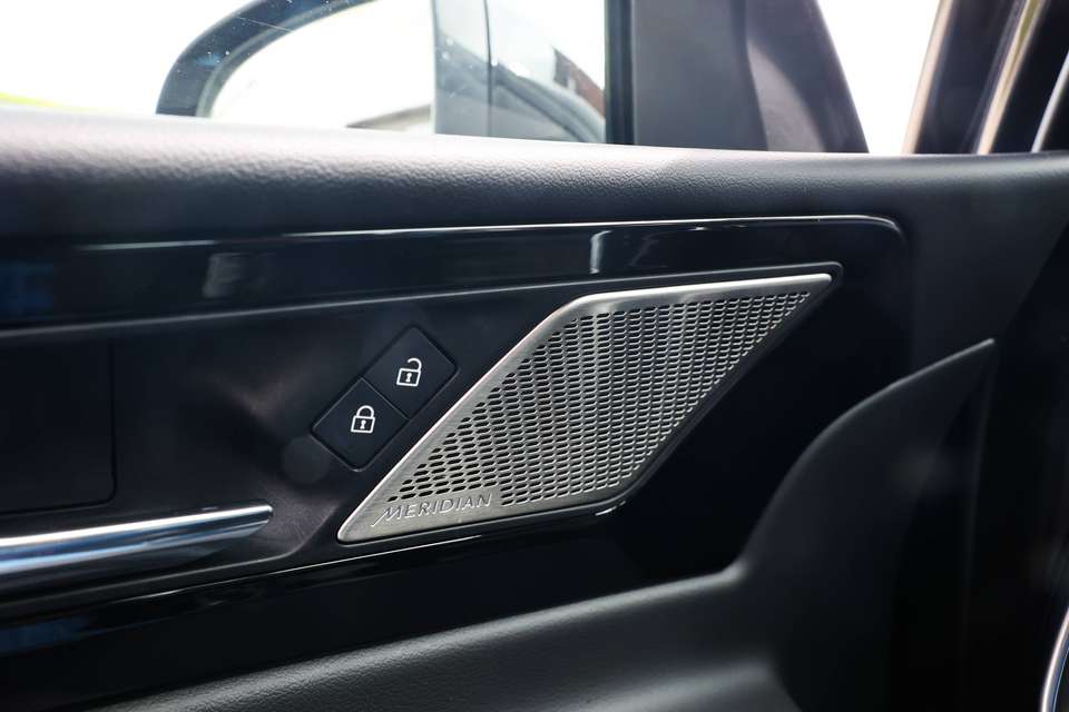 Jaguar XE - Imagem 13