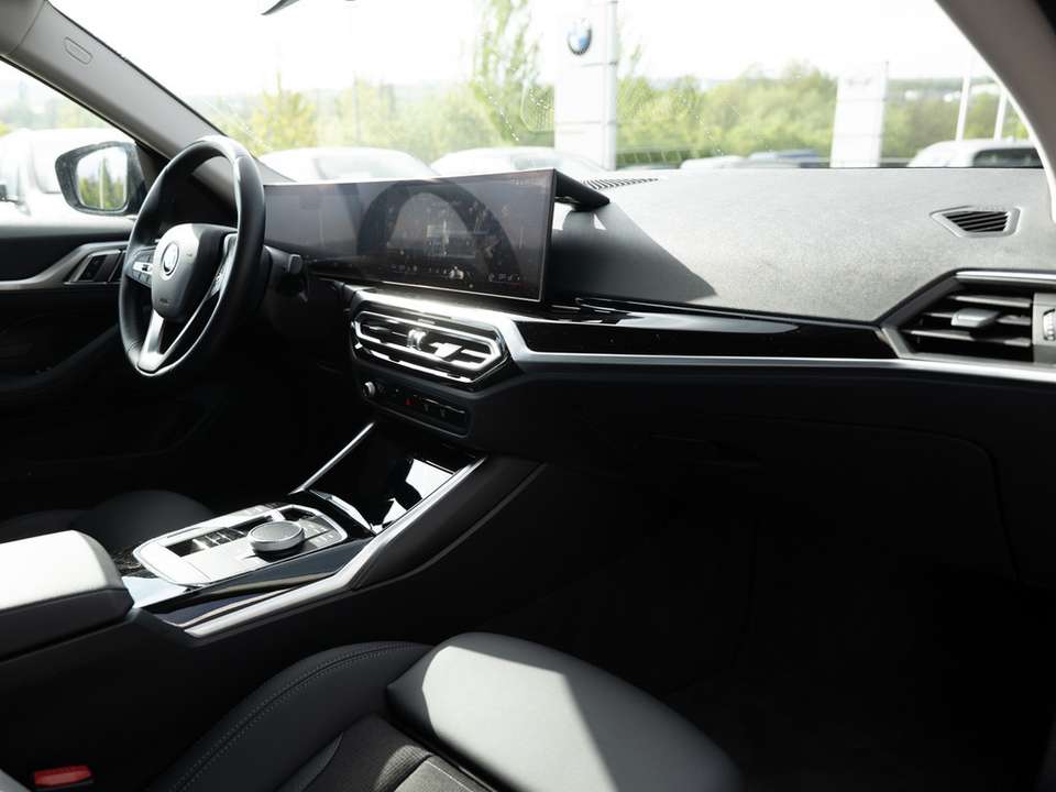 BMW i4 - Imagem 11