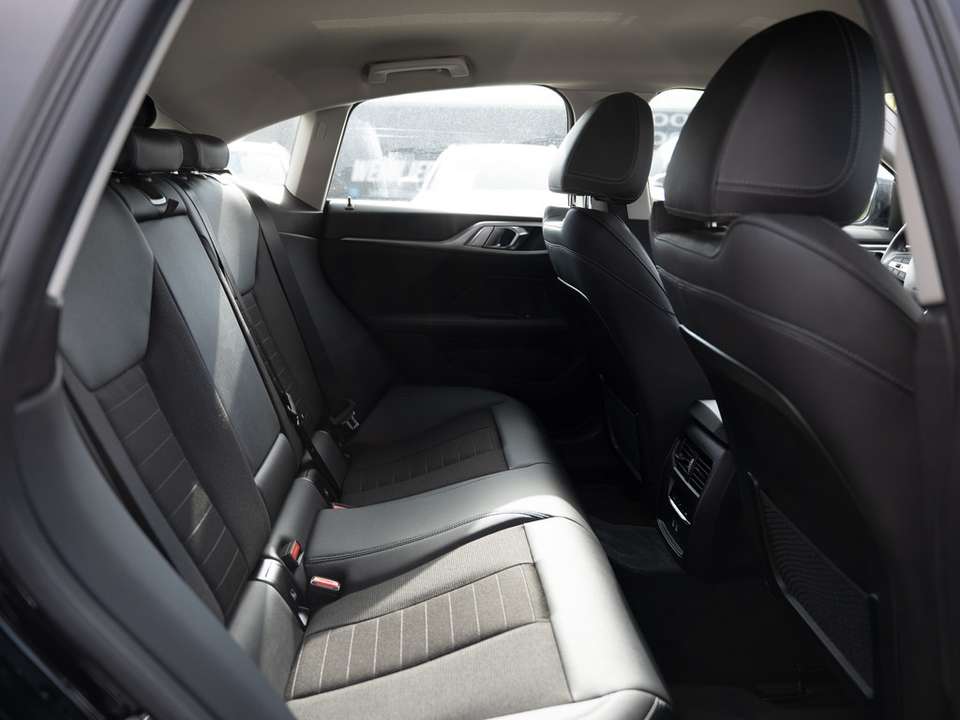 BMW i4 - Imagem 12