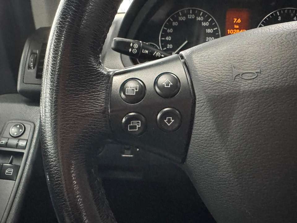 Mercedes-Benz A 170 - Imagem 8