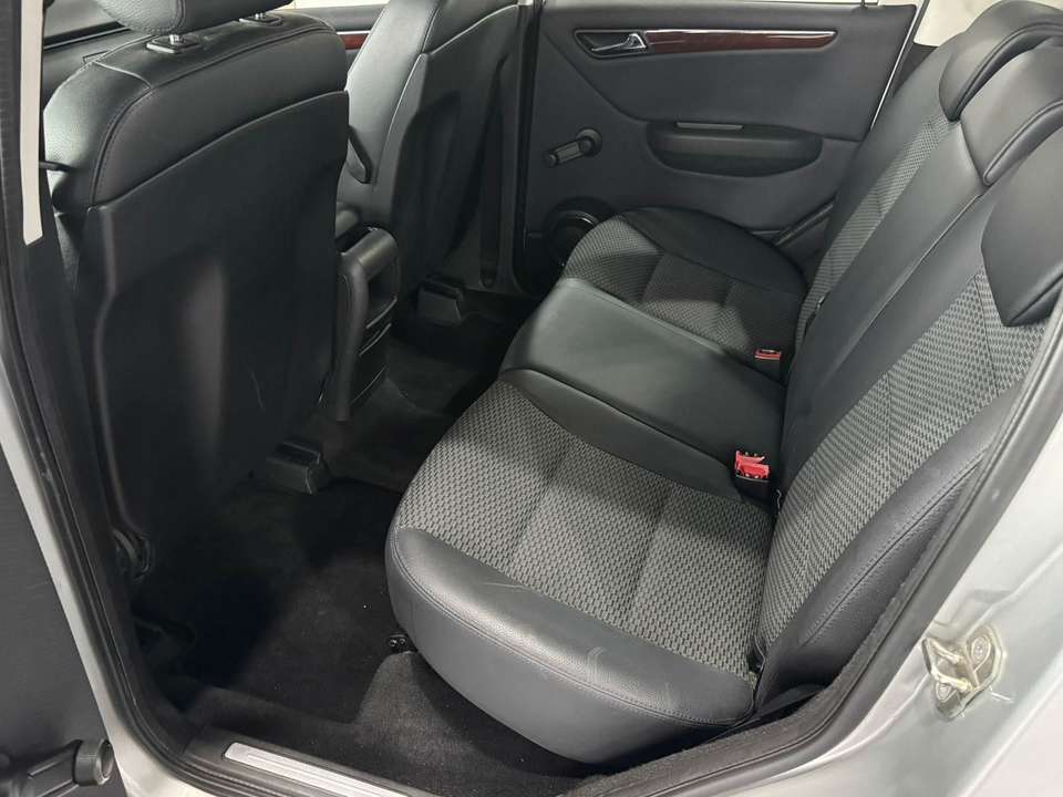 Mercedes-Benz A 170 - Imagem 12