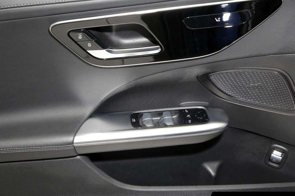 Mercedes-Benz C 200 - Imagem 14
