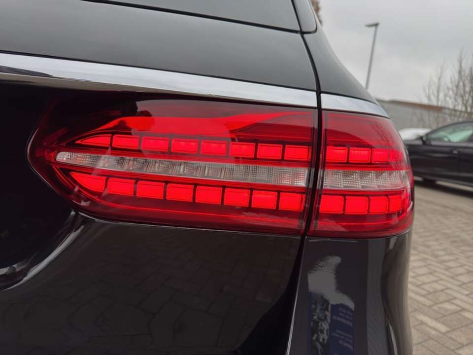 Mercedes-Benz E 400 - Imagem 11