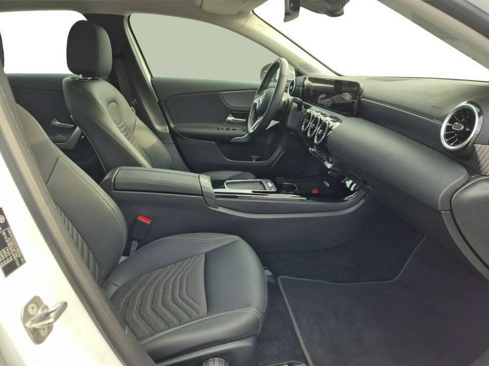 Mercedes-Benz A 180 - Imagem 11
