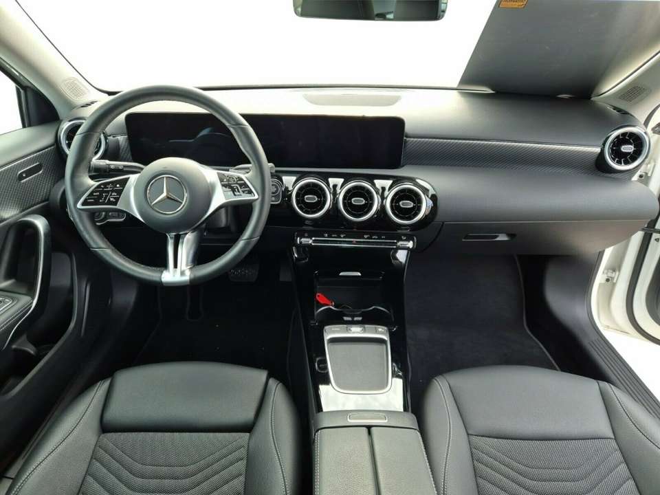 Mercedes-Benz A 180 - Imagem 13