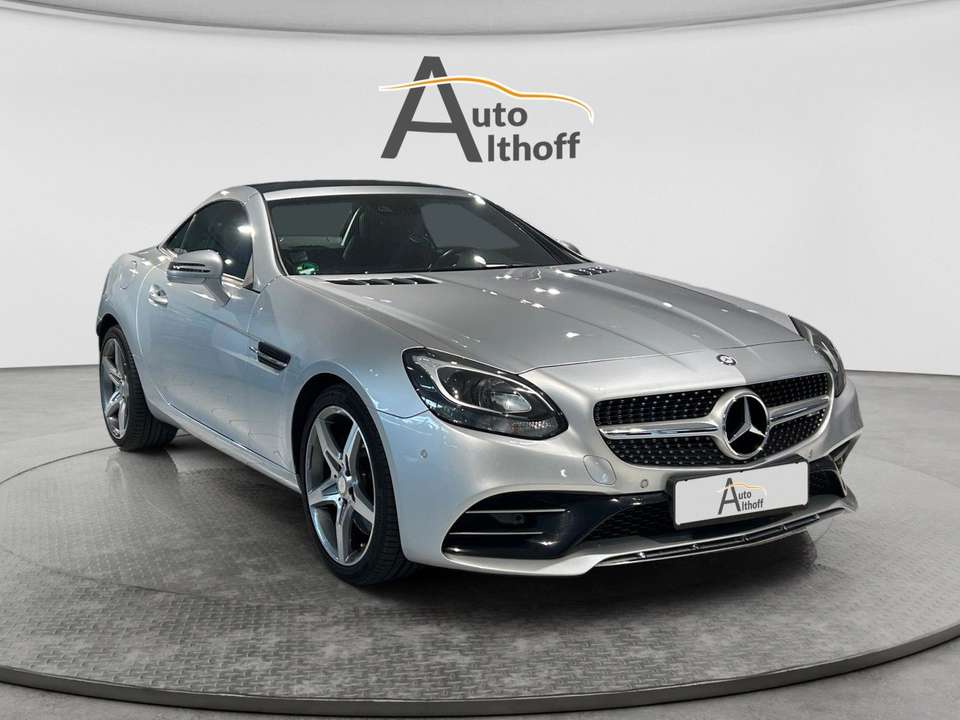 Mercedes-Benz SLC 300 - Imagem 1