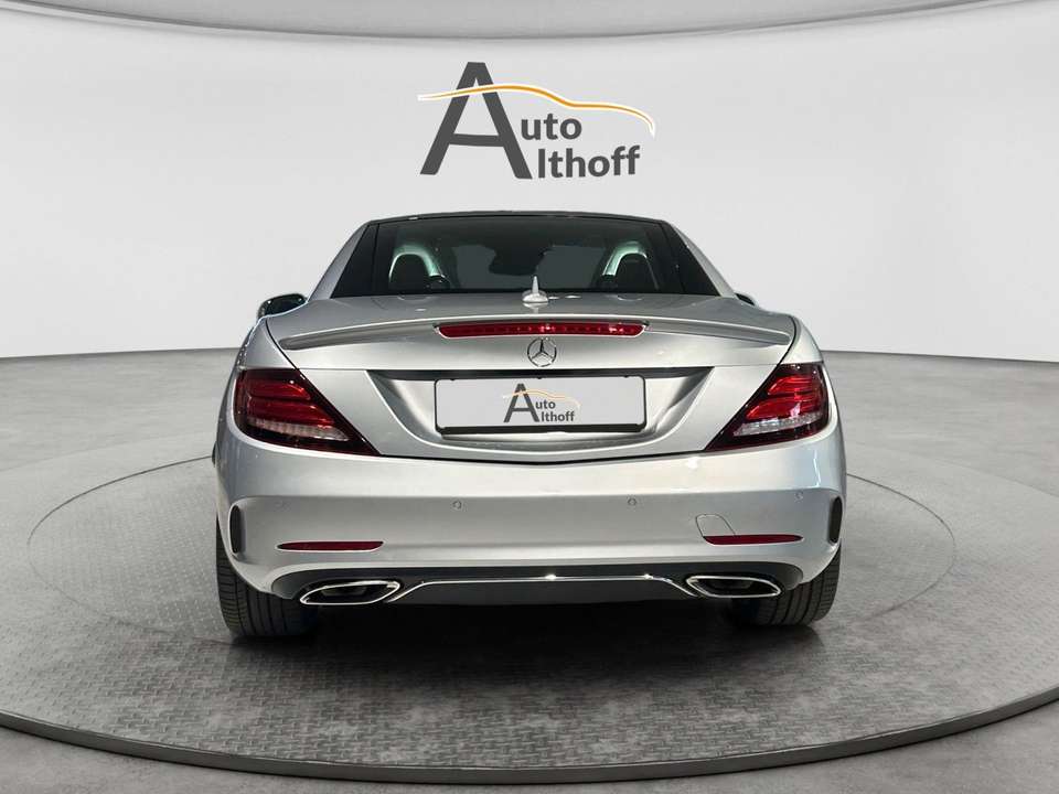 Mercedes-Benz SLC 300 - Imagem 5