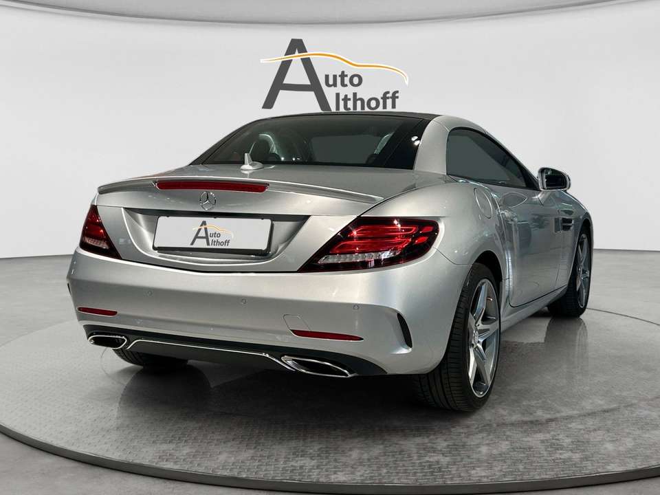 Mercedes-Benz SLC 300 - Imagem 6