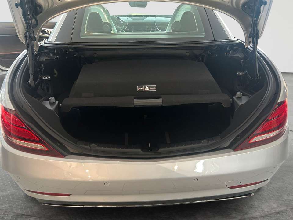 Mercedes-Benz SLC 300 - Imagem 11