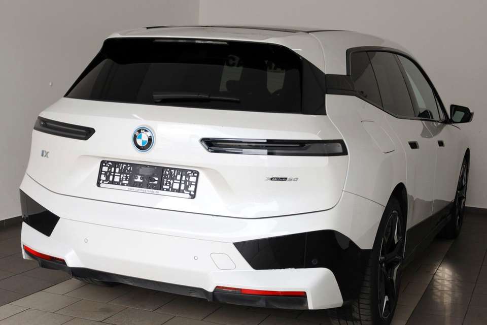 BMW iX - Imagem 2
