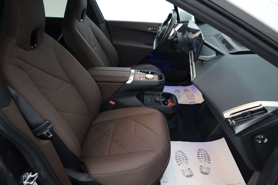 BMW iX - Imagem 5