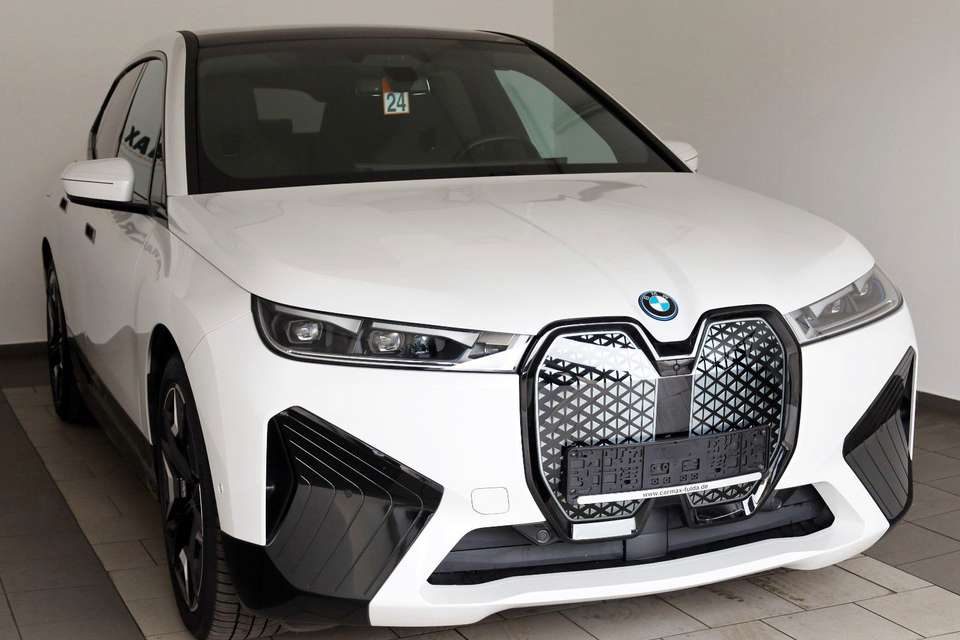BMW iX - Imagem 8