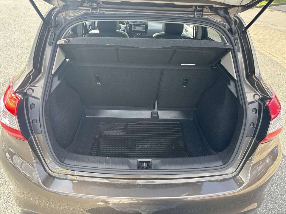 Nissan Pulsar - Imagem 10