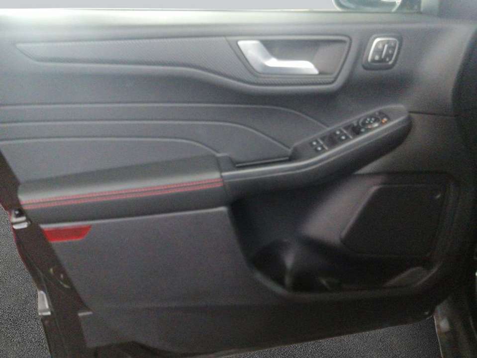 Ford Kuga - Imagem 15