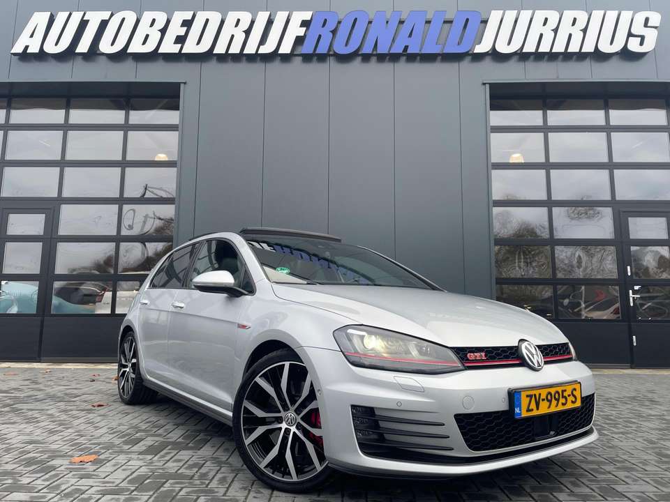 Volkswagen Golf GTI - Imagem 1