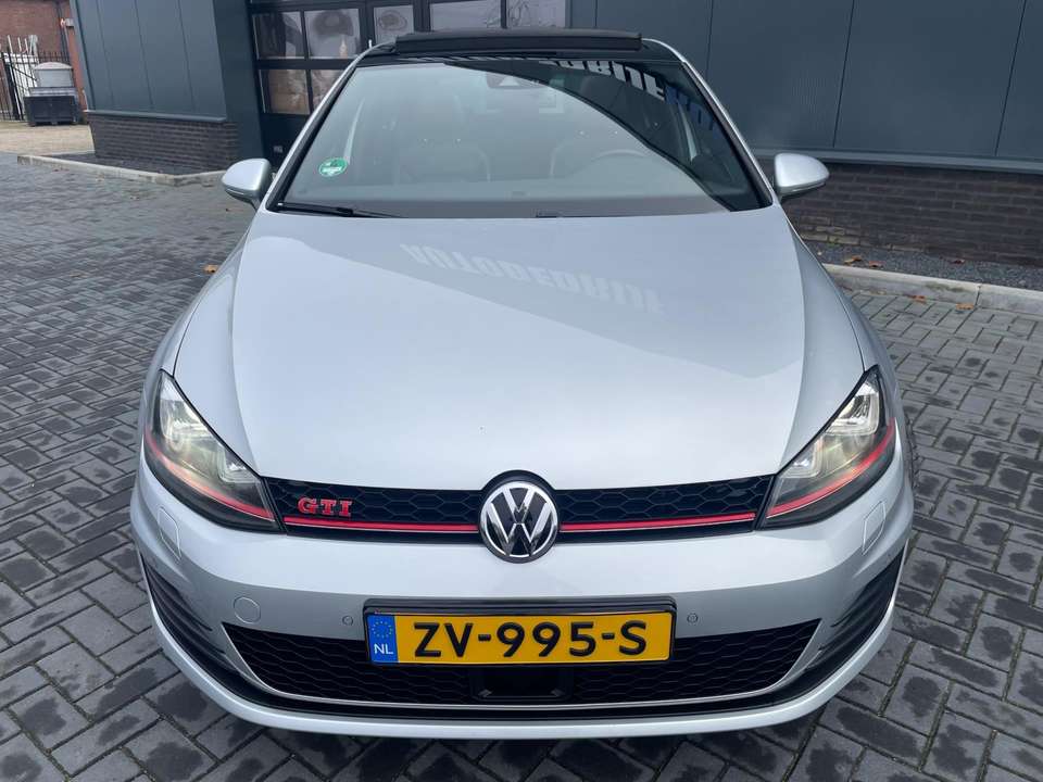 Volkswagen Golf GTI - Imagem 6