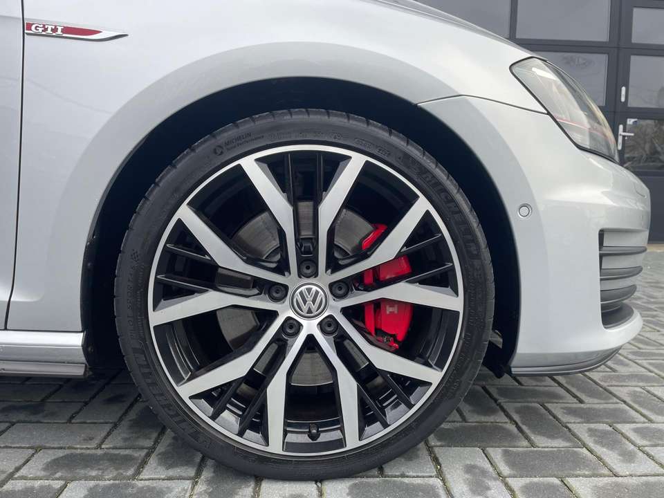 Volkswagen Golf GTI - Imagem 11